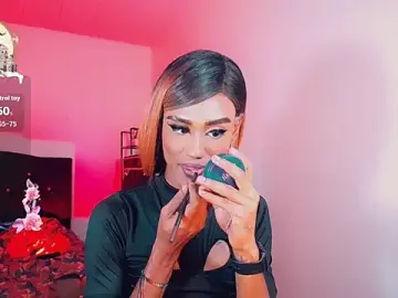 Stripchat Watch Live Sex Cams of Kendall_hornyy