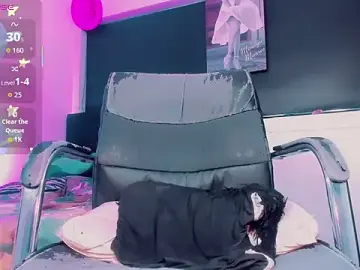 Stripchat Watch Live Sex Cams of Kendall_hornyy