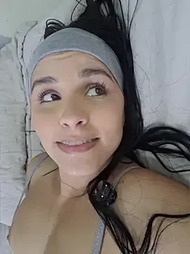 Stripchat Live Sex Cam of heyshaa