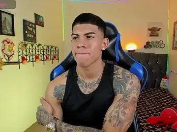 Stripchat Live Sex Cam of Damian_latinxxx