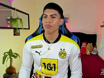 Stripchat Free Live Porn of Damian_latinxxx