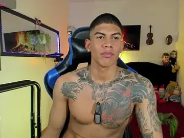 Stripchat Best Webcam of Damian_latinxxx