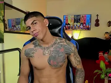 Stripchat Free Porn Cam of Damian_latinxxx