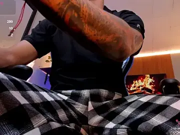 Stripchat Free Live Porn of Damian_latinxxx