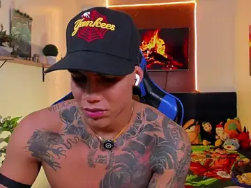 Stripchat Live Sex of Damian_latinxxx