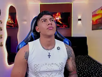 Stripchat Free Porn Cam of Damian_latinxxx