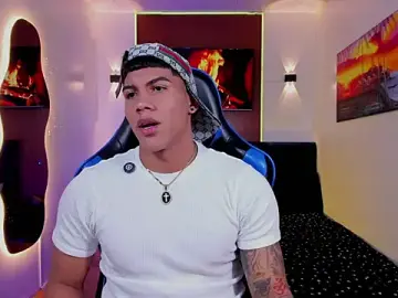 Stripchat Live Sex Cam of Damian_latinxxx