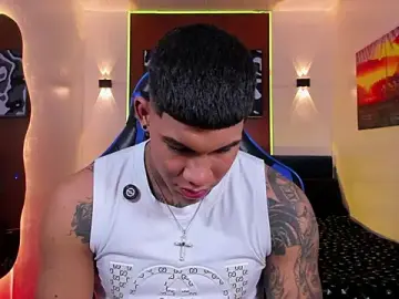 Stripchat Free Live Porn of Damian_latinxxx