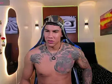 Stripchat Live Sex Cam of Damian_latinxxx