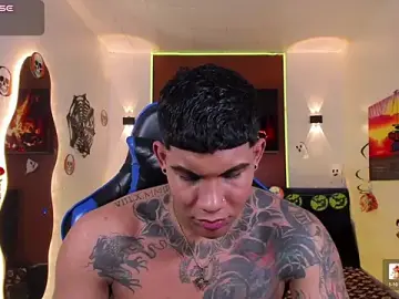 Stripchat Free Porn Cam of Damian_latinxxx