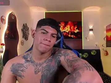 Stripchat Free Porn Cam of Damian_latinxxx