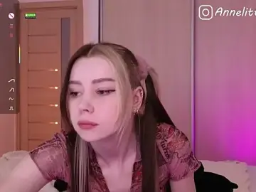Stripchat Adult Webcams of Annelitt
