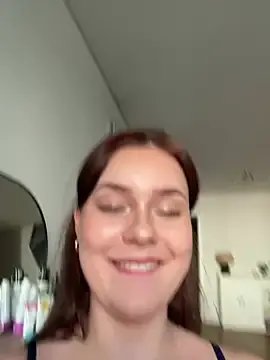 Stripchat Sex Cam of MaribelRiver