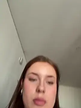 Stripchat Free Live Porn of MaribelRiver