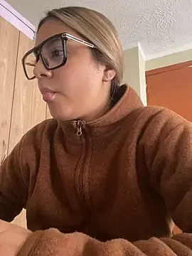 Stripchat Watch Live Sex Cams of Miabonnett_
