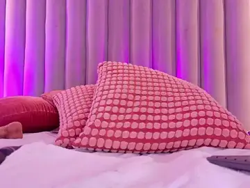 Stripchat Live Sex of CristalCornner_