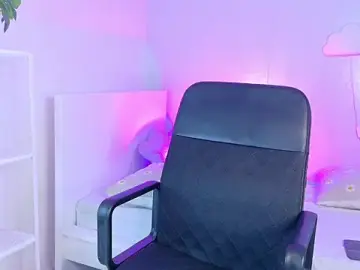 Stripchat Adult Webcam of CristalCornner_