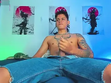 Stripchat Live Sex of Maxi_Gray