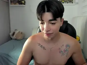 Stripchat Free Live Porn of santy7v7