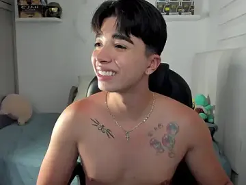 Stripchat Adult Webcam of santy7v7