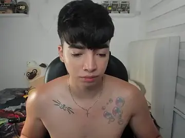 Stripchat Sex Chat of santy7v7