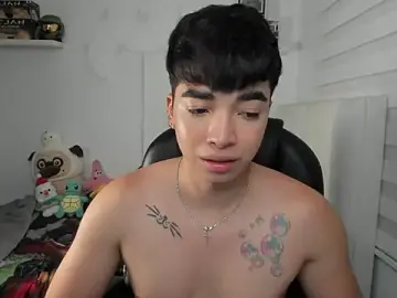 Stripchat Best Webcam of santy7v7