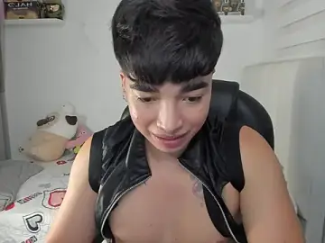 Stripchat Free Live Porn of santy7v7