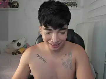 Stripchat Sex Cam of santy7v7