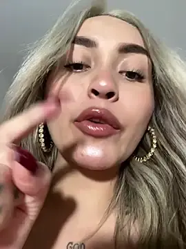 Stripchat Free Porn Cam of emma_oxford