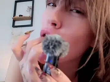Stripchat Free Porn Cam of DemiDee