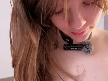 Stripchat Adult Webcam of DemiDee