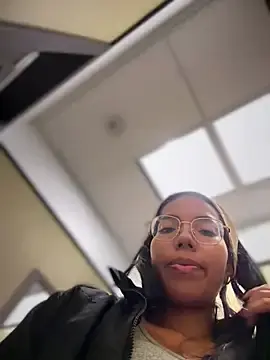 Stripchat Nude Webcam of SheenaBrooke