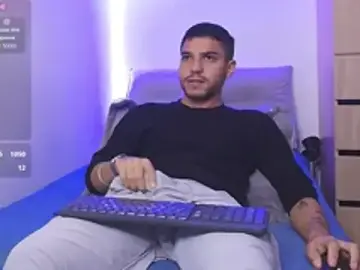 Stripchat Free Porn Cam of Leandro_valenzuela