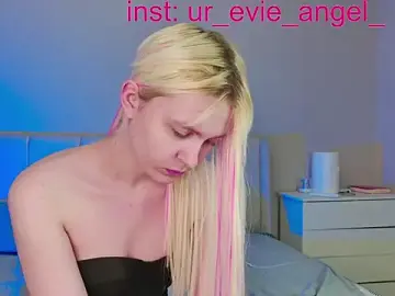 Stripchat Free Porn Cam of Evelyn_rabbit