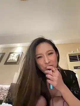 Stripchat Live Sex Cam of Manson13333