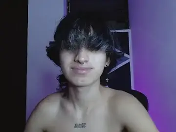 Stripchat Sex Cam of littlextreme