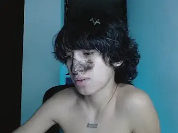 Stripchat Sex Cam of littlextreme