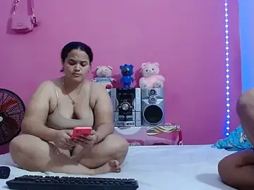 Stripchat Live Sex Cam of brunnette_hot