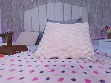 Stripchat Sex Cam of raven_lilith_
