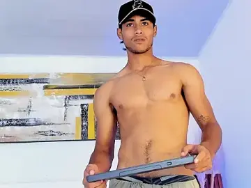 Stripchat Live Porn of zander_2120