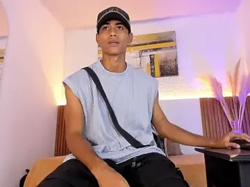 Stripchat Adult Video Chat of zander_2120