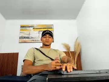 Stripchat Watch Live Sex Cams of zander_2120