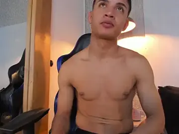 Stripchat Adult Webcam of ALAN_SANTHOS