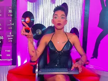 Stripchat Watch Live Sex Cams of nickyminach_