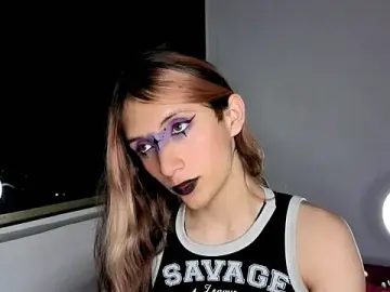 Stripchat Watch Live Sex Cams of Feniix__