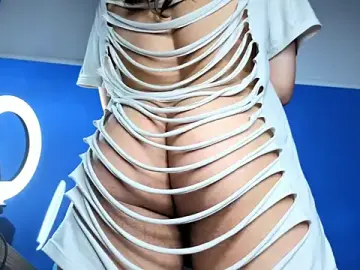 Stripchat Live Sex Cam of Feniix__
