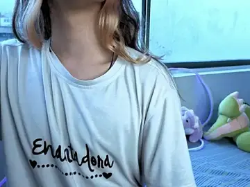 Stripchat Adult Webcams of Feniix__