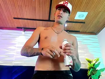 Stripchat Live Sex Cam of DrakeNeumann