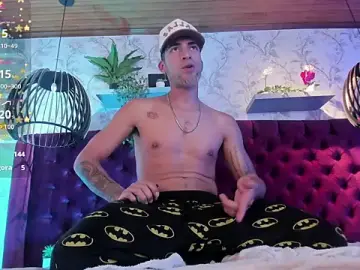 Stripchat Live Sex Cam of DrakeNeumann