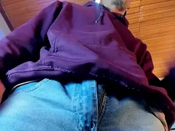 Stripchat Free Porn Cam of DrakeNeumann